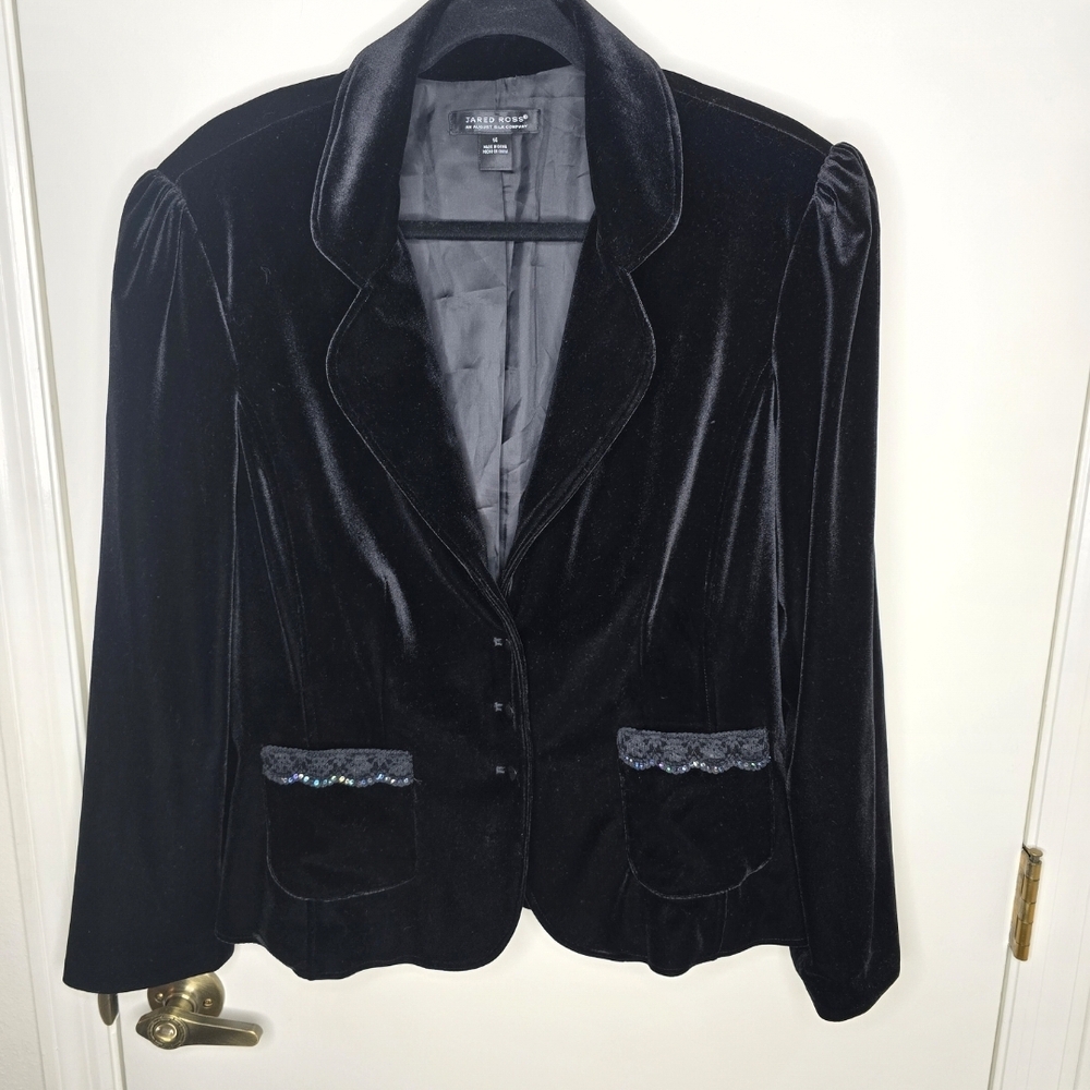 Elegant Vintage Jared Ross August Silk Black Velvet Blazer with Lace Detail 14